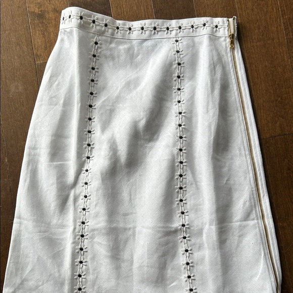 Gum Tree Farm White Linen Embroidered Midi Skirt size L - Picture 6 of 9